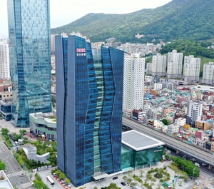 BNK 흔든 '지배구조 태풍'...빈대인 연임, 이재명 정부 개편안 첫 시험대... - 뉴스 썸네일 이미지