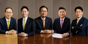연임이냐 세대교체냐...KB 회장 레이스 5인 인물 해부 - 뉴스 썸네일 이미지